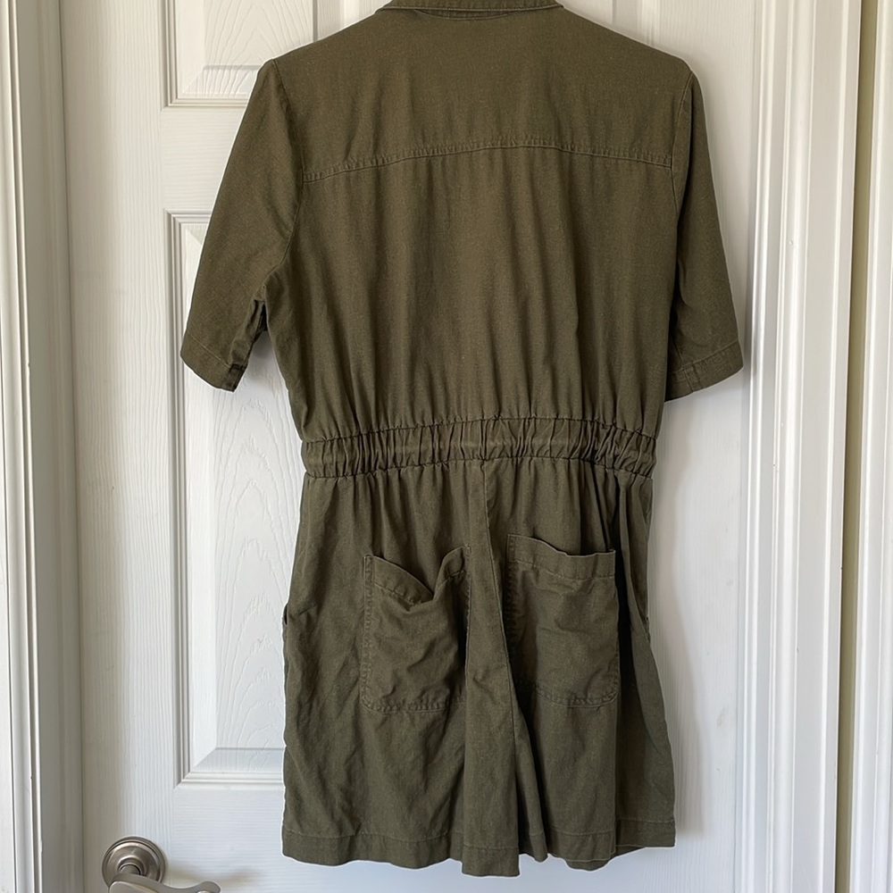 Universal Threads Button Up Romper with pockets - Picture 3 of 3